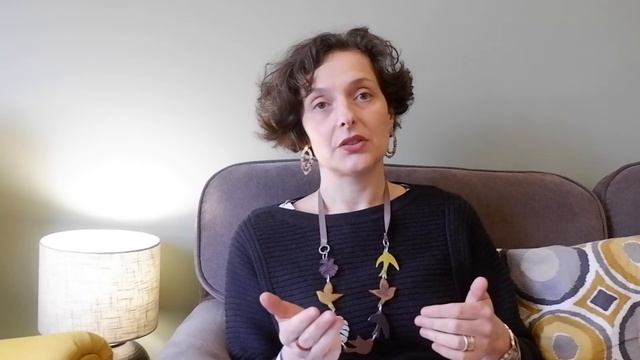 Q&A with Sophie Buchaillard: How would you describe the main characters Iris & Victoria? смотреть онлайн