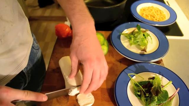 Bøffel mozzarella med tomat смотреть онлайн