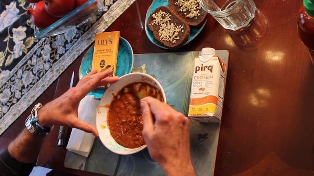 Back Country Chili, Pirq Protein Drink and Lily's Chocolate Bar смотреть онлайн