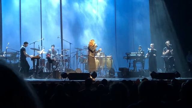Lara Fabian - Growing Wings (live in New York, Camouflage World Tour @ Beacon Theatre, Feb. 5, 2018 смотреть онлайн
