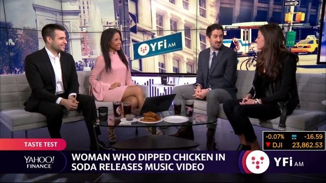 Dipping Chicken in Soda (viral) смотреть онлайн