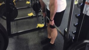 Румынская тяга в смите