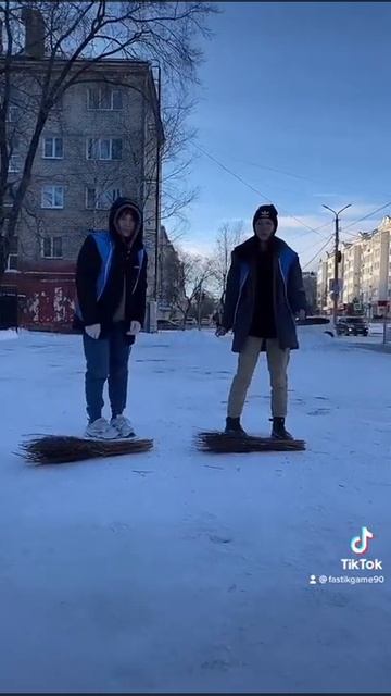 Благовещенские студенты убирают город и снимают тик-токи смотреть онлайн
