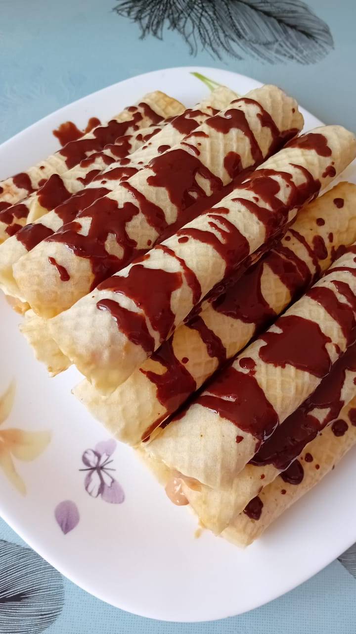 Хрустящие вафельные трубочки со сгущенкой смотреть онлайн