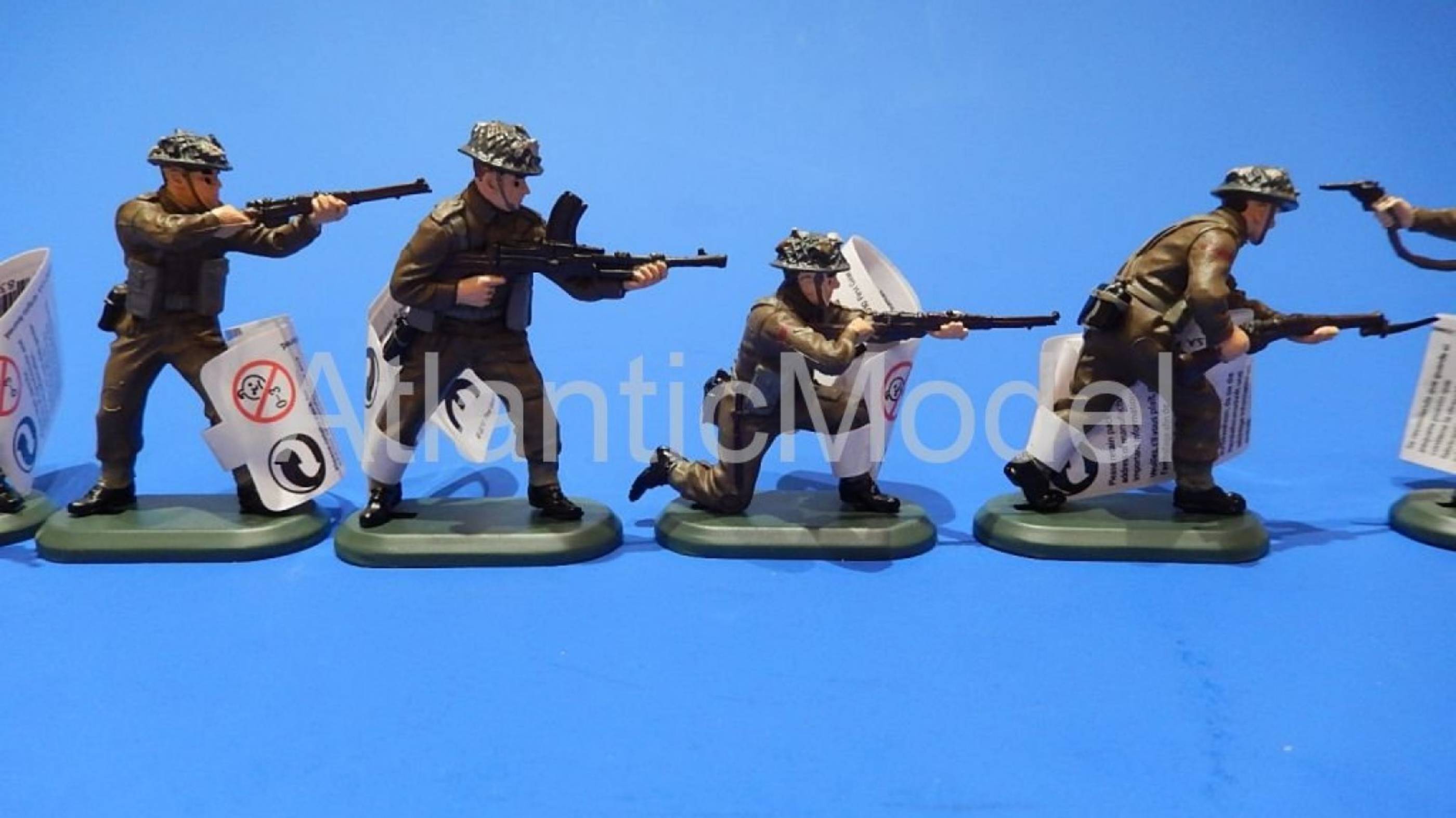 солдатики Britains Британские солдаты 6 фигур 6 поз смотреть онлайн