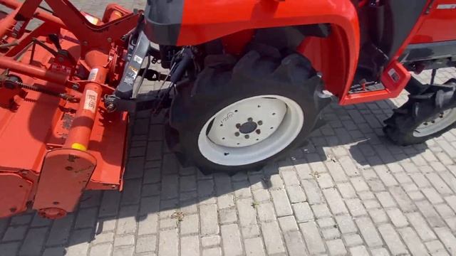Японський мінітрактор Kubota GT-19 (Hitachi NZ-195): відео огляд від Totus Traktor смотреть онлайн