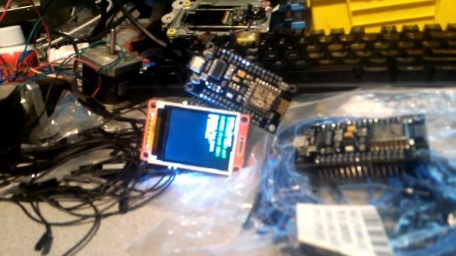 1.8 spi LCD lolin v3 node mcu смотреть онлайн