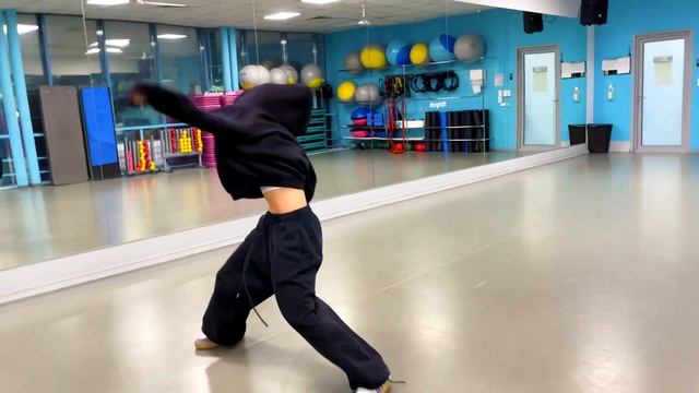 MARI M - C обычным пацаном - Танец (jeny_miki) смотреть онлайн