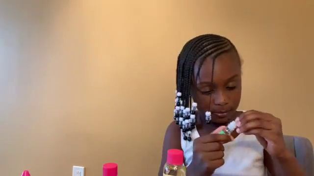 Lava Lip Gloss смотреть онлайн