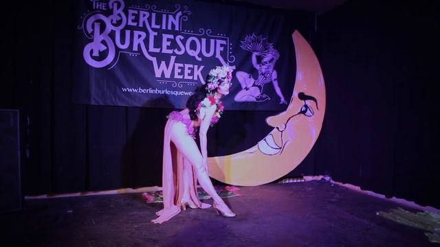 Anja Pavlova burlesque - Spring Awakening @Berlin Burlesque Week смотреть онлайн