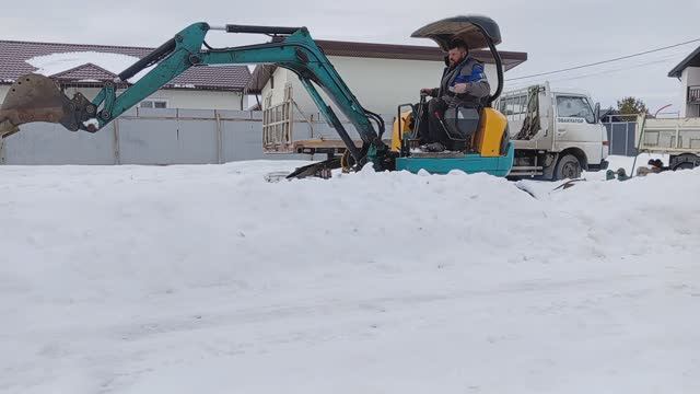 Мини экскаватор, сезон 2024. Мой третий - даёт свои плоды.