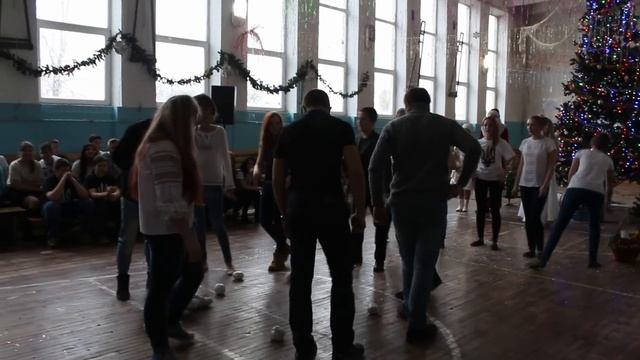 Новый год(снежки) смотреть онлайн
