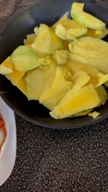 Mangga 🤤 #shorts #mangganghilaw #satisfyingmycravings #vacation #pilipinas #ofwbahrain #province смотреть онлайн