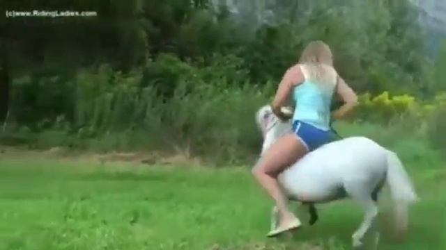 the hot girl ride pony смотреть онлайн