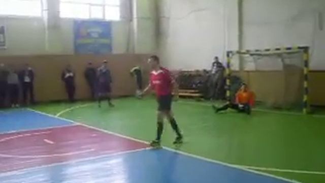 В Рубежном завершился 25-ый традиционный турнир по мини-футболу смотреть онлайн