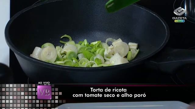TORTA DE RICOTA COM TOMATE SECO E ALHO PORÓ смотреть онлайн