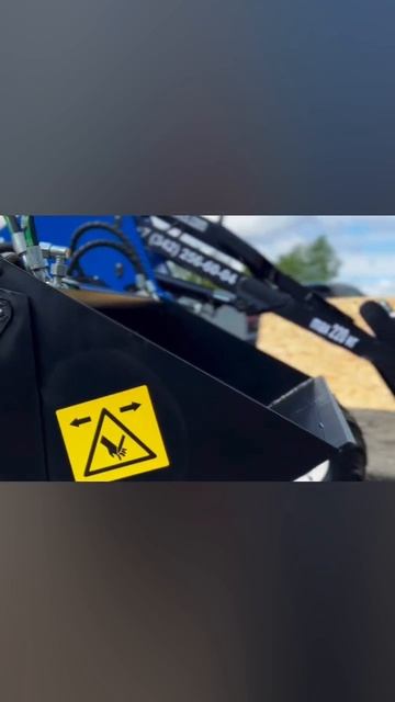 Мини погрузчики IPixeL! #погрузчик #минипогрузчик #пермь #shorts смотреть онлайн