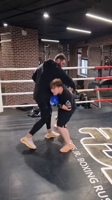 #артурхачанов #боксвмоскве #персональныйтренер #тренерпобоксу #boxing #padwork #mitts #москва #pads смотреть онлайн