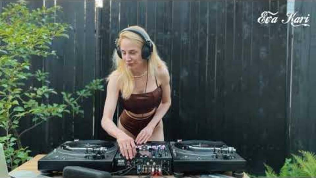 Eva Kari Hype | on garden in august vinyl digital House Mix смотреть онлайн