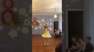 Вероника поёт песню «Вероника»