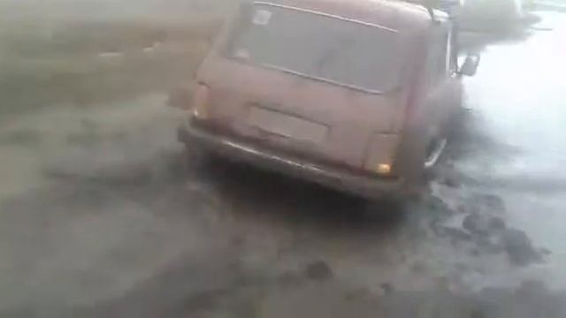 Нива в грязи. смотреть онлайн
