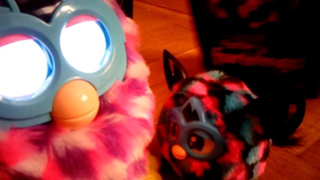 Как furby boom разговаривает с furby-furblings смотреть онлайн