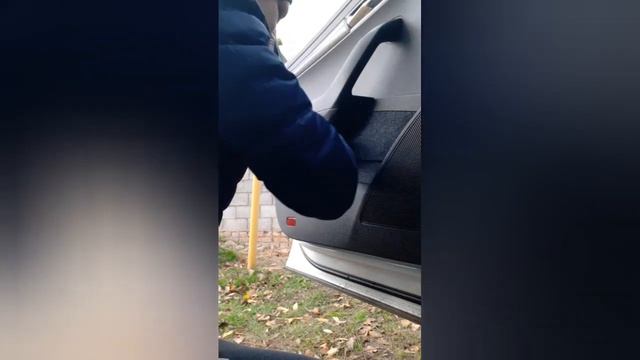 Карпет в карманы дверей Шкода Карок (Видео-инструкция)