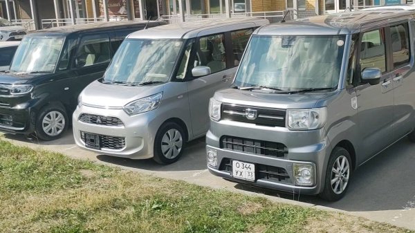 Daihatsu Tanto, Mitsubishi EK Space и Daihatsu Wake небольшое сравнение