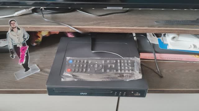Купил DVD проигрыватель в 2025)