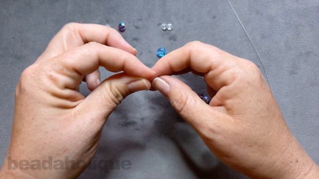 How to Make a Beaded Loop Pendant in your Strung Jewelry смотреть онлайн