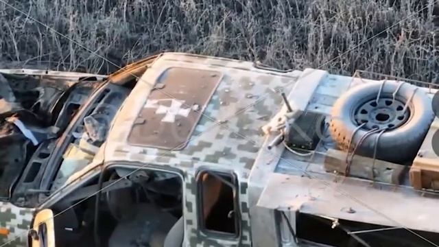 Российские военные сожгли на одном из направлений в зоне СВО автомобиль с солдатами ВСУ смотреть онлайн