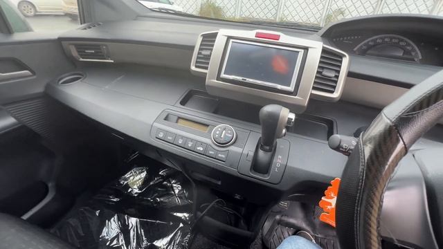 FREED или FREED SPIKE? В чем разница? Обзор авто. смотреть онлайн