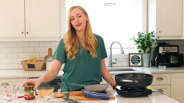 ONE POT Mango Salsa Chicken and Rice | The Recipe Rebel смотреть онлайн