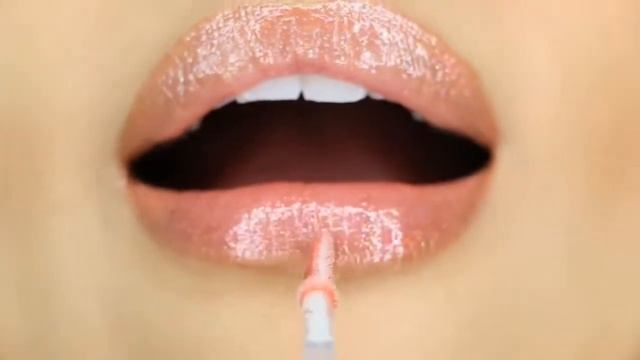 Too Faced Rich & Dazzling High Shine Sparkling Lip Gloss SOCIAL BUTTERFLY by Jordan Woods Review смотреть онлайн