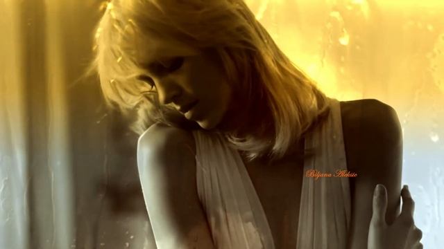 Lara Fabian - Je suis malade смотреть онлайн