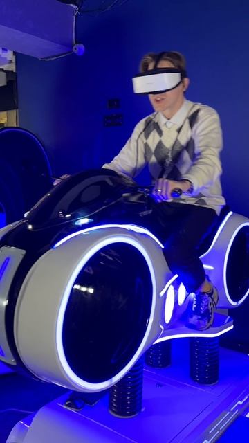 Аттракцион виртуальной реальности гонка Moto VR смотреть онлайн