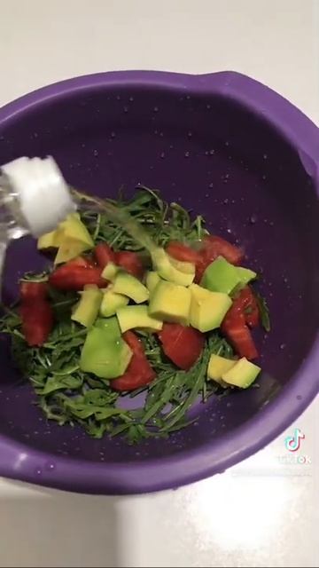 Rucola Salad смотреть онлайн