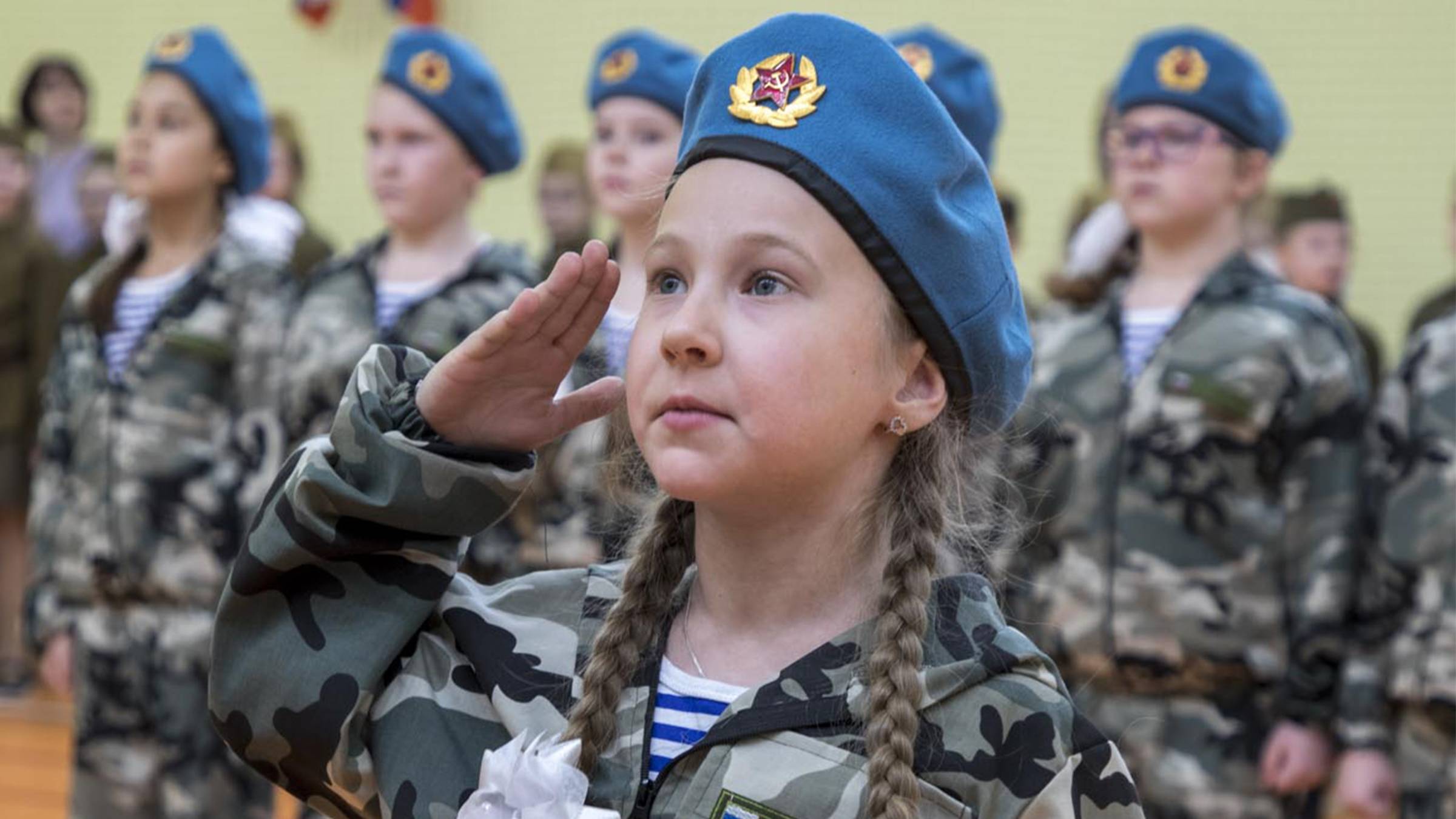 «Смотр строя и песни 2025». Начальная школа смотреть онлайн