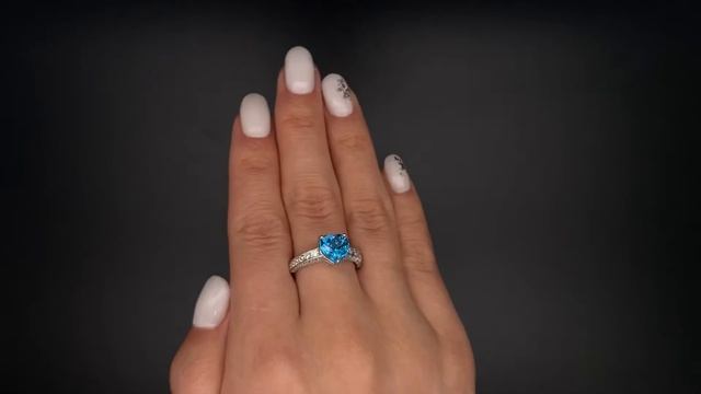 Кольцо из белого золота с топазом 2.01ct