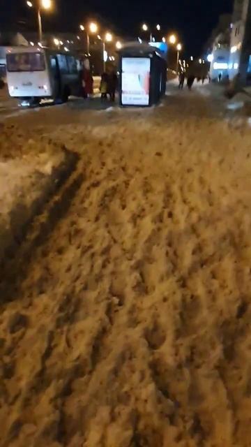 В Архангельске разоряются тренажёрные залы. Люди просто ходят по городу, этого хватает #архангельск смотреть онлайн