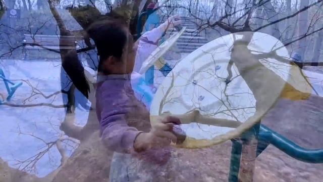 带3个孩子出门，回头率超高，常被问：3个孩子都是你的吗？ смотреть онлайн