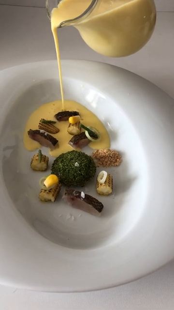 Yema Curada con Pasta de Lechuga de Mar Y Sopa de Maíz Japonesa смотреть онлайн