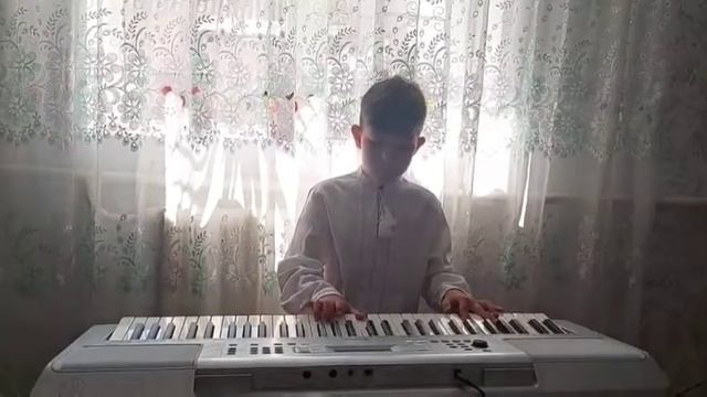 "Віночок українських народних пісень" на синтезаторі! смотреть онлайн