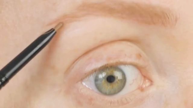Natural-Looking Eyebrow Pencil for Redheads смотреть онлайн