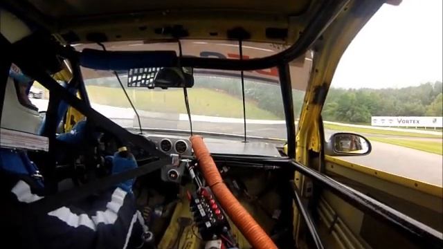 Racing in the rain at Mosport смотреть онлайн