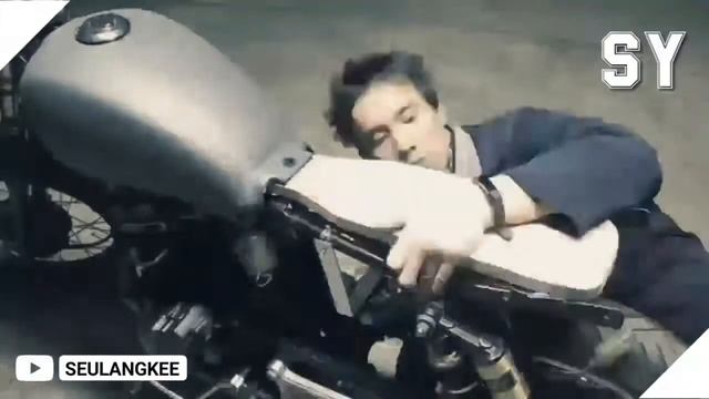 Restorasi Motor Honda CM 125 Menjadi Cafe Racer Unikkk смотреть онлайн