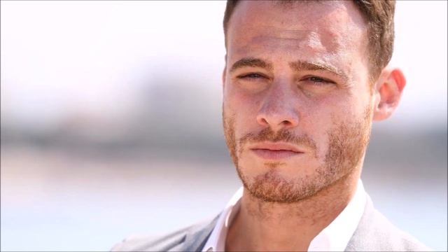 ¿A cuánto asciende la riqueza de Kerem Bürsin? смотреть онлайн