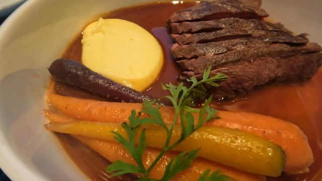 🇭🇰Hong Kong🇭🇰 Free-Flow Brunch🥂Landmark Mandarin Oriental Hotel 🍾 Mo Bar 2023 смотреть онлайн