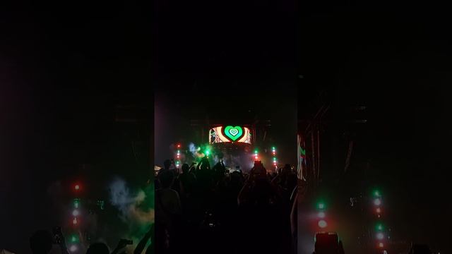 Ed Sheeran: The Mathematics Tour +–=÷x in Manila [Full Set / Vertical Format] смотреть онлайн