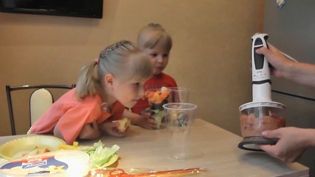 СМУЗИ ЧЕЛЛЕНДЖ,.Smoothie Challenge.делаем фруктово-овощной коктейль!! смотреть онлайн